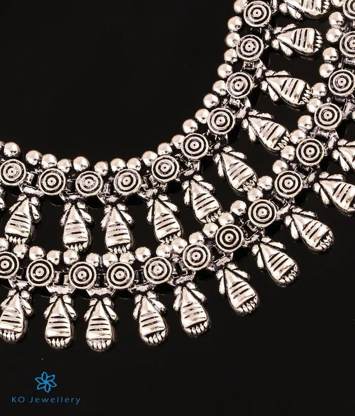 Necklaces Jaipur The Nura Silver Antique Paisley Necklace
